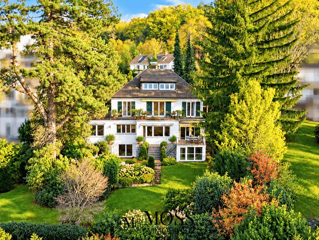 Villa zum Kauf 845.000 € 10 Zimmer 292 m² 1.362 m² Grundstück Badenweiler Badenweiler 79410