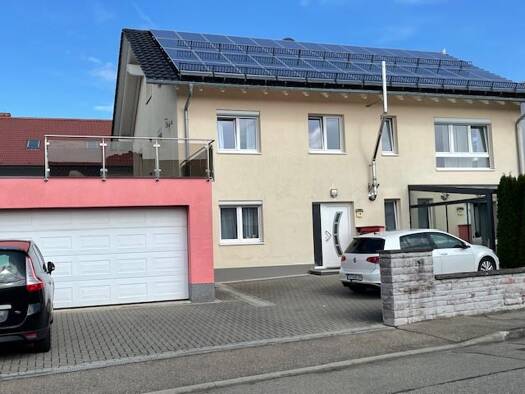 Wohnung zum Kauf 320.000 € 4 Zimmer 111,8 m² Augustastraße 18 Trossingen 78647