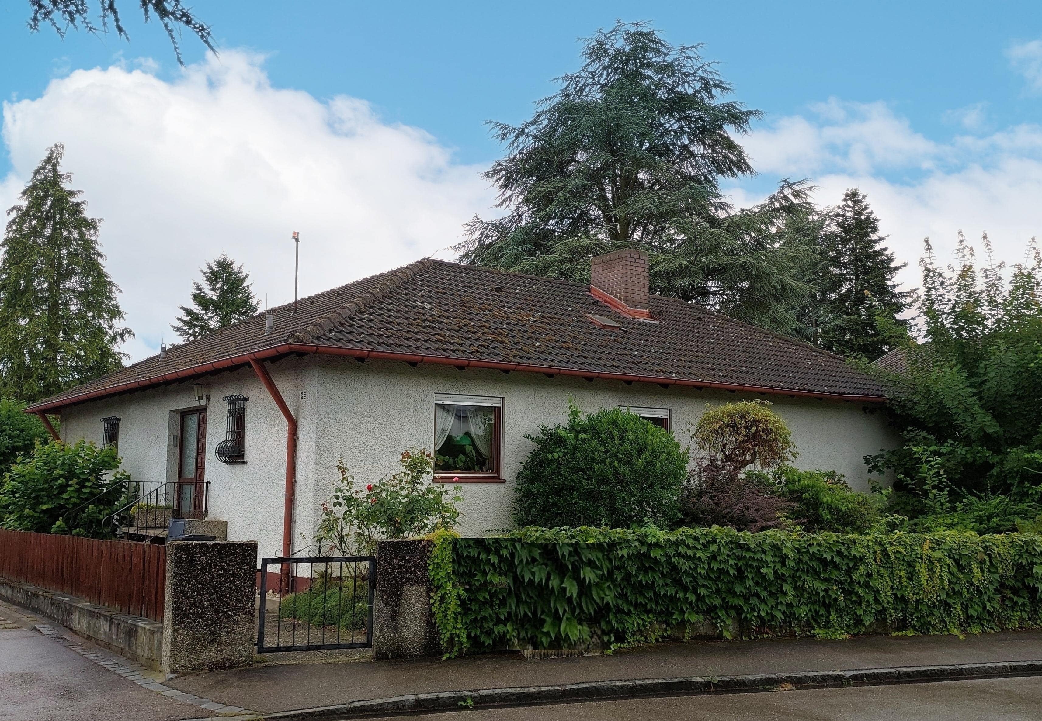 Bungalow zum Kauf 619.000 € 5 Zimmer 131 m²<br/>Wohnfläche 835 m²<br/>Grundstück ab sofort<br/>Verfügbarkeit Lippertshofen Gaimersheim 85080