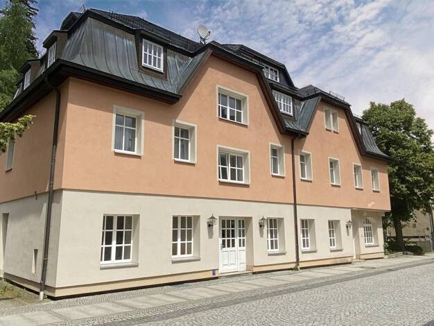 Hotel zum Kauf 499.000 € 15 Zimmer 1.240 m² Grundstück Kurort Oybin 02797