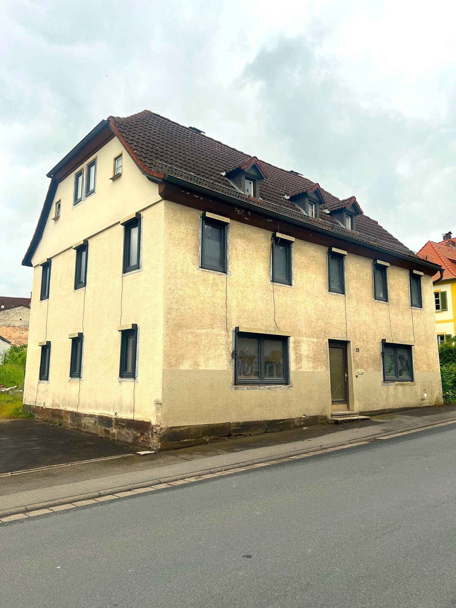 Mehrfamilienhaus zum Kauf 252.000 € 7 Zimmer 210 m²<br/>Wohnfläche 698 m²<br/>Grundstück Rentweinsdorf Rentweinsdorf 96184