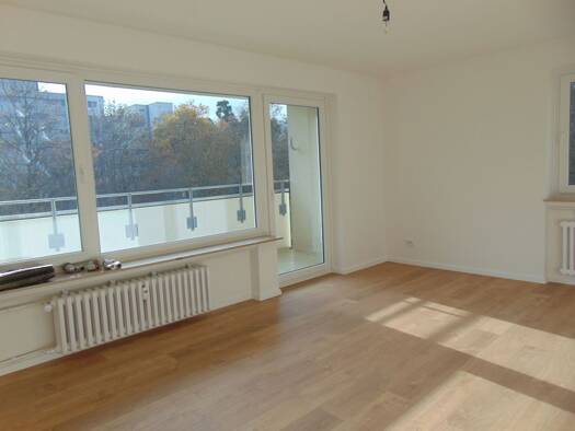 Wohnung zur Miete 900 € 3 Zimmer 78 m² 3. Geschoss frei ab sofort Bahnhofstrasse 233 Neu-Isenburg 63263