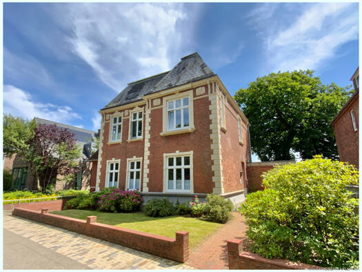 Villa zum Kauf 980.000 € 12 Zimmer 350 m² 1.420 m² Grundstück Husum 25813