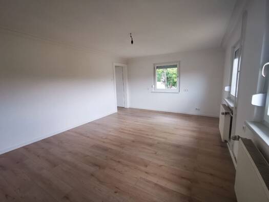 Einfamilienhaus zur Miete 1.050 € 6 Zimmer 125 m² 252 m² Grundstück frei ab 10.04.2026 Königsheim 78598