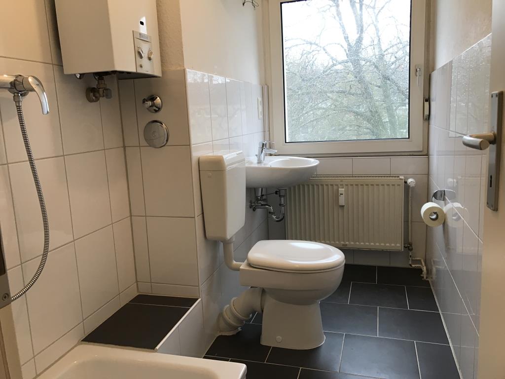 Wohnung zur Miete 369 € 2 Zimmer 40,5 m²<br/>Wohnfläche 2.<br/>Geschoss Biegerfelder Weg 6 Huckingen Duisburg 47259