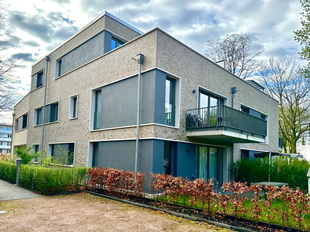 Wohn- und Geschäftshaus zum Kauf als Kapitalanlage geeignet 17.600.000 € 5.081,7 m²<br/>Fläche 4.937 m²<br/>Grundstück Bramfeld Hamburg / Bramfeld 22177