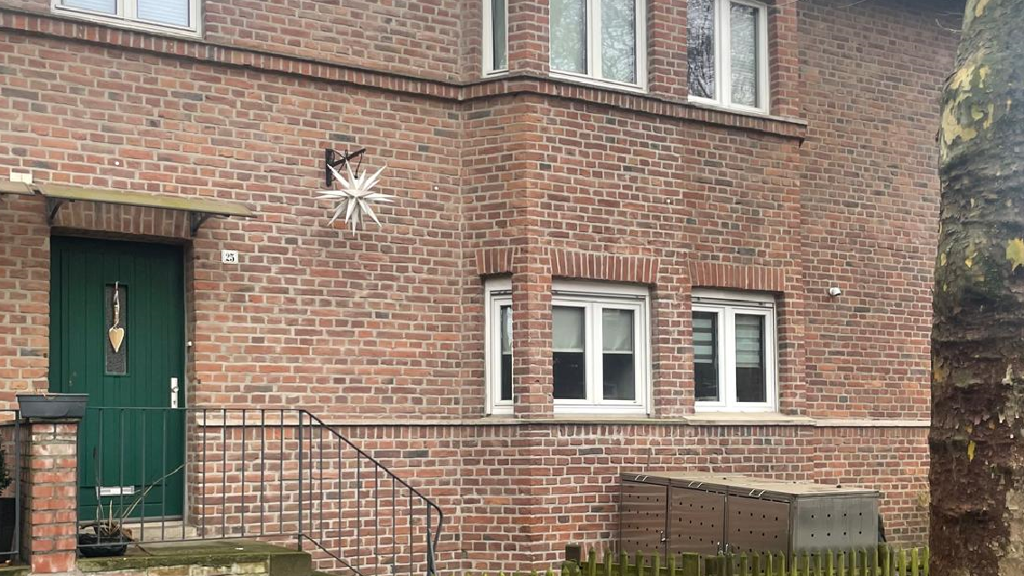 Haus zum Kauf 255.000 € 3,5 Zimmer 110 m² 100 m² Grundstück Wehofen Duisburg 47179