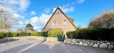 Haus zur Miete 2.400 € 4 Zimmer 90 m² 117 m² Grundstück frei ab 01.07.2025 Tinnum Sylt 25980