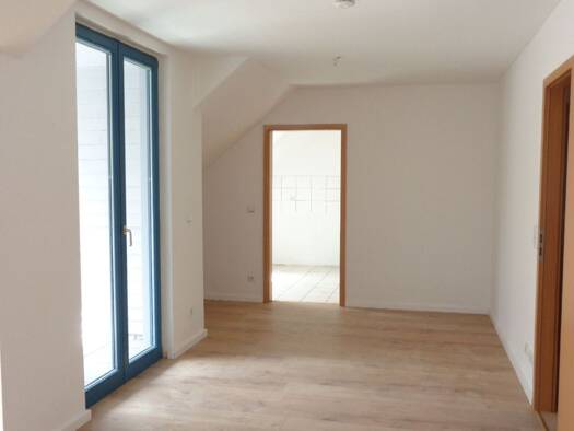 Wohnung zur Miete 320 € 1 Zimmer 42 m² Geschoss 3/3 frei ab sofort Naumburg Naumburg (Saale) 06618