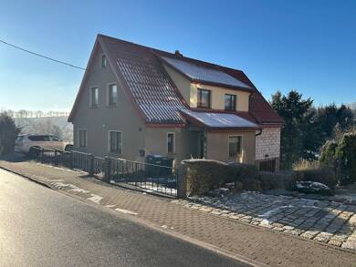 Haus zum Kauf provisionsfrei 150.000 € 8 Zimmer 200 m² 934 m² Grundstück frei ab sofort Hauptstraße 80 Altersbach 98587