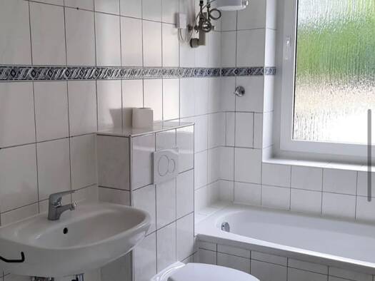Wohnung zur Miete 609 € 2 Zimmer 55 m² EG frei ab sofort Bischof-Ketteler-Straße 23 Lämmerspiel Mühlheim am Main 63165