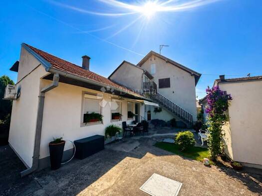 Haus zum Kauf 190.000 € 7 Zimmer 269 m² Zagrebacki Blok, Vinkovci Vinkovci
