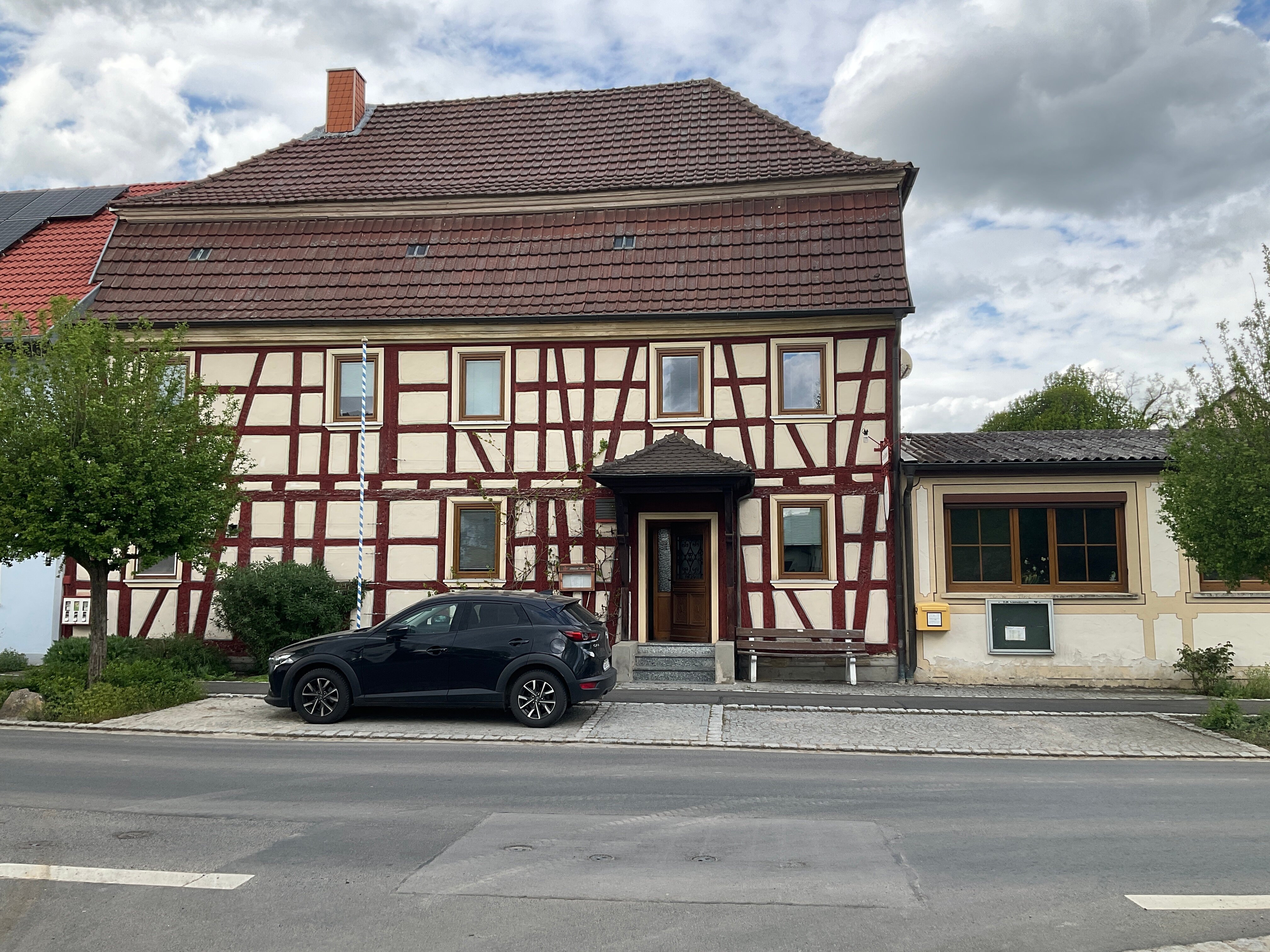 Einfamilienhaus zum Kauf provisionsfrei 98.000 € 9 Zimmer 292 m²<br/>Wohnfläche 537 m²<br/>Grundstück ab sofort<br/>Verfügbarkeit Kleineibstadt Großeibstadt 97633