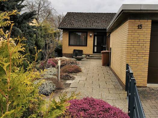 Bungalow zum Kauf provisionsfrei 499.000 € 6 Zimmer 176 m² 861 m² Grundstück frei ab sofort Sandwehe 15 Häcklingen Lüneburg 21335