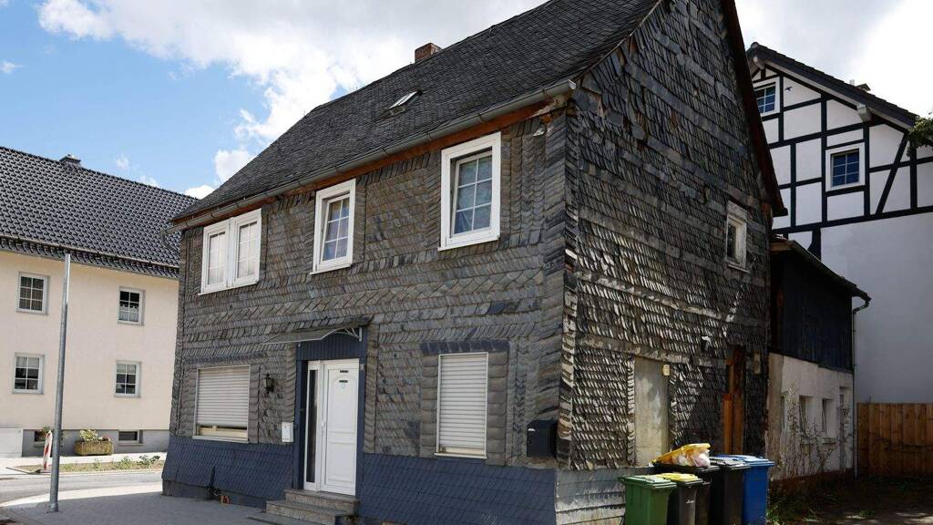 Mehrfamilienhaus zum Kauf 139.000 € 10 Zimmer 141 m² 127 m² Grundstück Medebach 59964