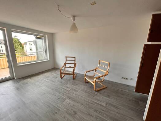 Wohnung zur Miete 750 € 2 Zimmer 2,8 m² Geschoss 2/2 frei ab sofort Preungesheim Nord-Ost 60435