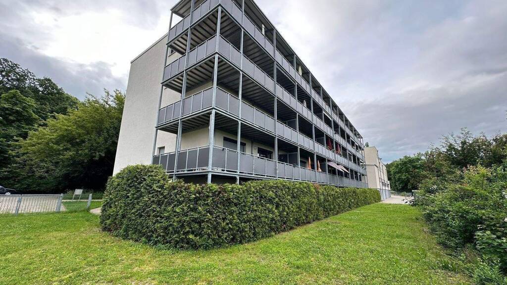 Wohnung zum Kauf 79.500 € 2 Zimmer 45,6 m² EG Neidschützer Straße 67 Naumburg Naumburg (Saale) 06618