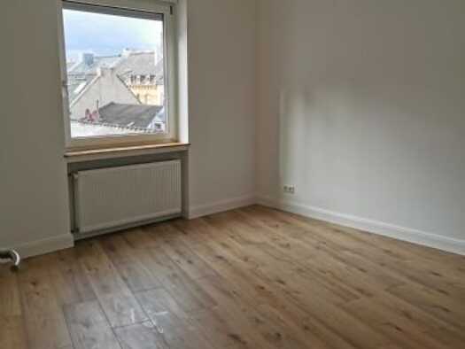 Wohnung zur Miete 880 € 2 Zimmer 55 m² Geschoss 2/4 frei ab sofort Kaiser-Friedrich-Ring 80 Wiesbaden Mitte 65185