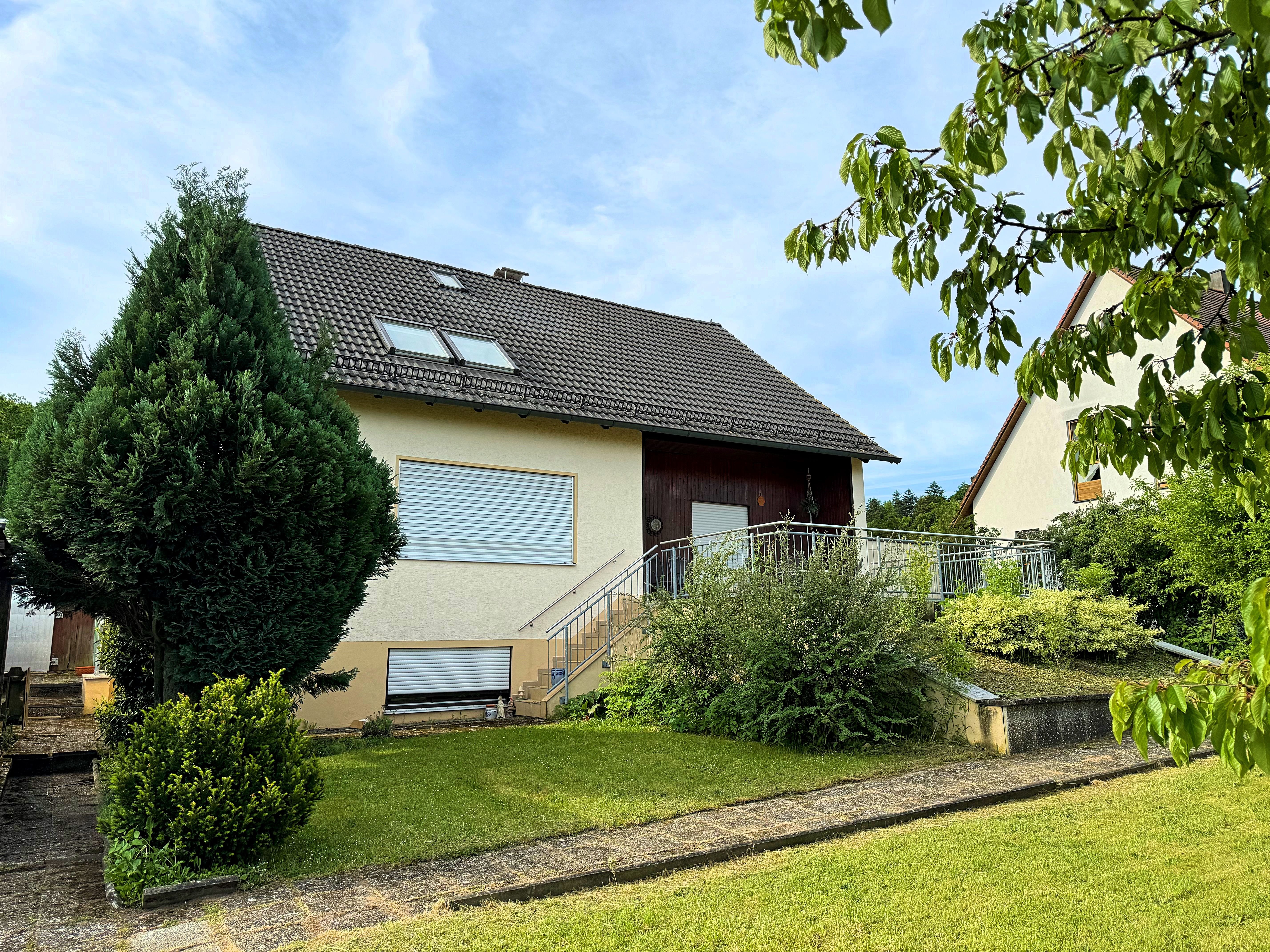 Einfamilienhaus zum Kauf 495.000 € 6 Zimmer 175 m²<br/>Wohnfläche 1.003 m²<br/>Grundstück ab sofort<br/>Verfügbarkeit Weisendorf Weisendorf 91085