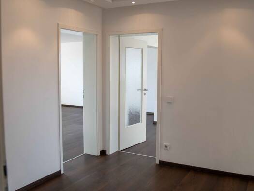 Wohnung zur Miete 1.450 € 5 Zimmer 119 m² Geschoss 1/3 frei ab sofort Heinrichstraße 39 Großberg Pentling 93080