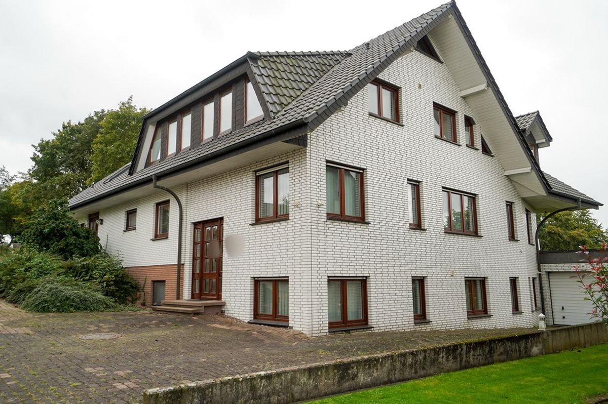 Mehrfamilienhaus zum Kauf 479.000 € 12 Zimmer 312 m²<br/>Wohnfläche 768 m²<br/>Grundstück ab sofort<br/>Verfügbarkeit Helmern Bad Wünnenberg / Helmern 33181