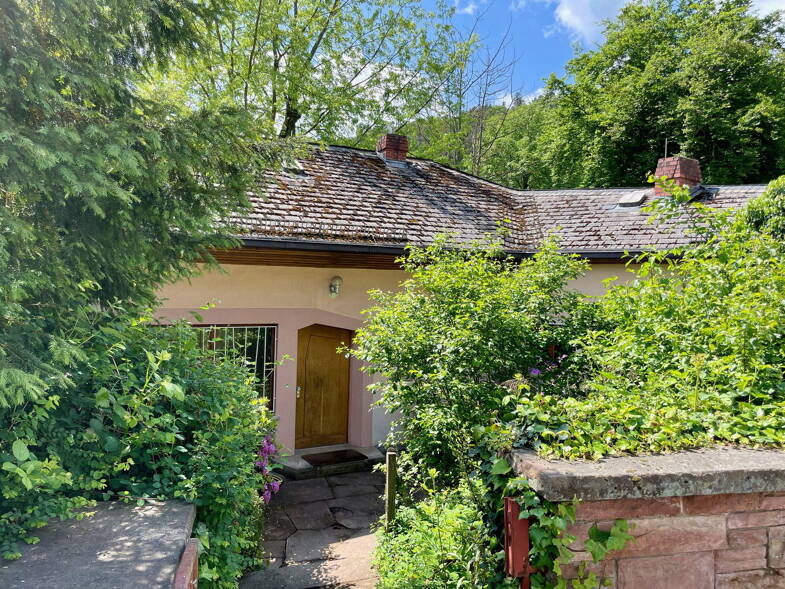 Villa zum Kauf provisionsfrei 370.000 € 9 Zimmer 346 m² 2.815 m² Grundstück Hausbergstrasse 8 Frankeneck 67468