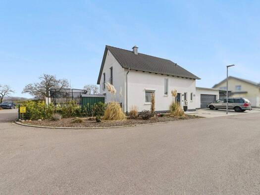 Einfamilienhaus zum Kauf 750.000 € 5 Zimmer 140 m² 855 m² Grundstück frei ab sofort Altenburg Jestetten 79798