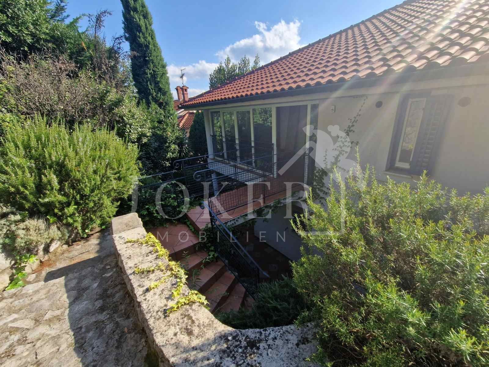 Haus zum Kauf 730.000 € 10 Zimmer 360 m²<br/>Wohnfläche 683 m²<br/>Grundstück Opatija 51410