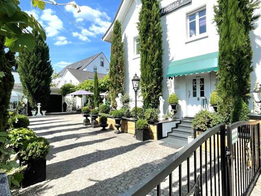 Mehrfamilienhaus zum Kauf als Kapitalanlage geeignet 1.300.000 € 425 m² 714 m² Grundstück Hallgarten Oestrich-Winkel 65375