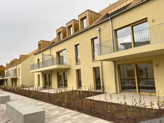 Wohnung zur Miete 1.475 € 3 Zimmer 80 m² Geschoss 1/2 frei ab sofort Markkleeberg 04416