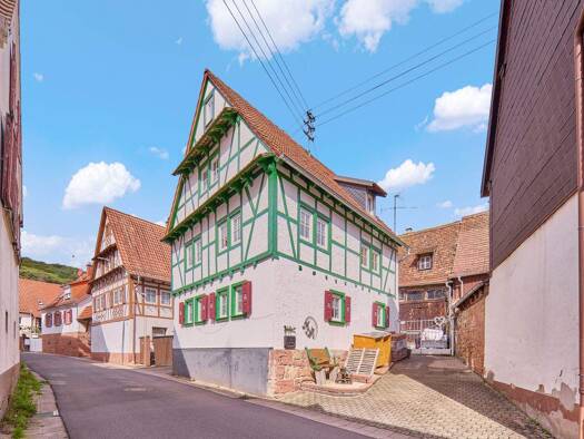 Einfamilienhaus zum Kauf 311.000 € 6 Zimmer 230,3 m² 720 m² Grundstück Dörrenbach 76889