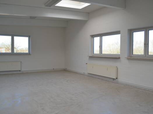 Bürofläche zur Miete 6,63 € 3 Zimmer 166 m² Bürofläche Braak 22145