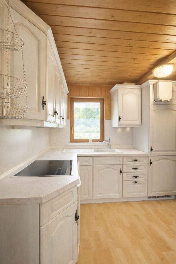 Immobilie in Hirzenhain - Charmante Ferienanlage auf 705 m² Grundstück - zwei Häuser, großer Garten, Kamin & viel Platz - Bild 4