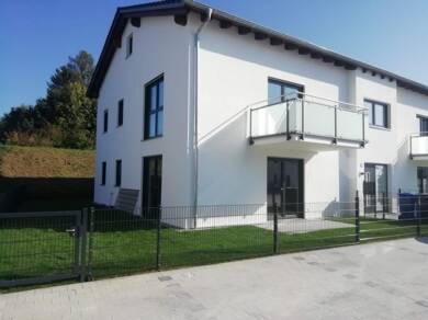 Wohnung zur Miete 825 € 3 Zimmer 85 m² 1. Geschoss frei ab 01.06.2025 Altenmarkt Osterhofen 94486
