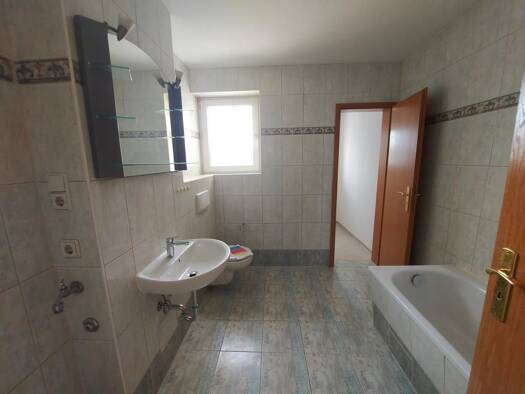 Wohnung zur Miete 390 € 3 Zimmer 74,7 m² Christian-Schmidt-Straße 16 Innenstadt Gera 07545