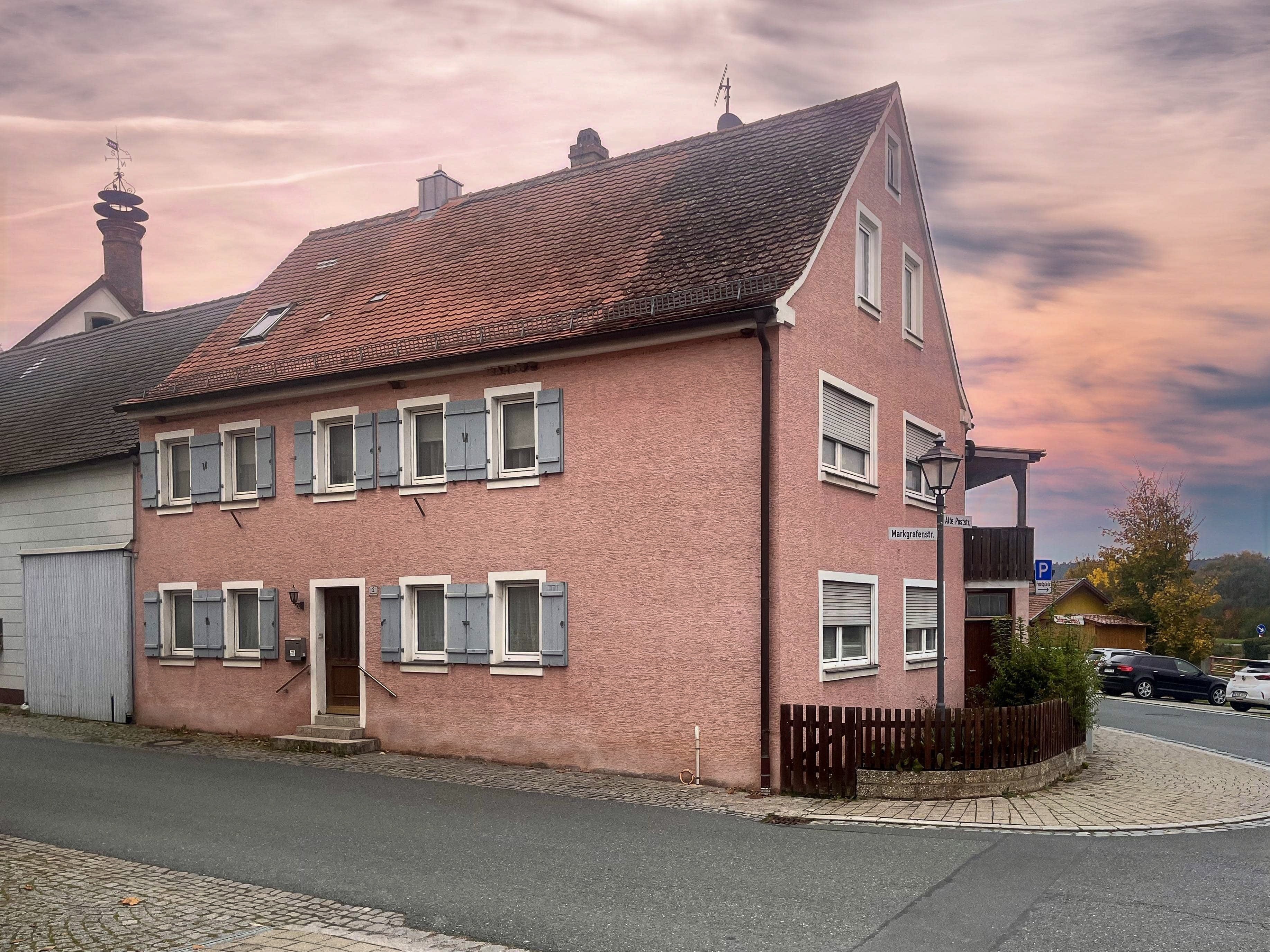 Einfamilienhaus zum Kauf 249.000 € 8 Zimmer 200 m²<br/>Wohnfläche 158 m²<br/>Grundstück Bruckberg Bruckberg 91590