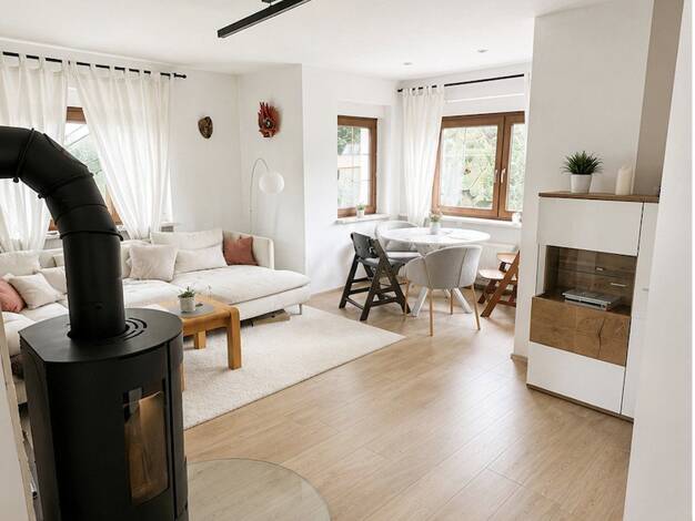 Einfamilienhaus zur Miete 1.250 € 5 Zimmer 173 m² 709 m² Grundstück frei ab 01.08.2026 Lichtenstein 09350