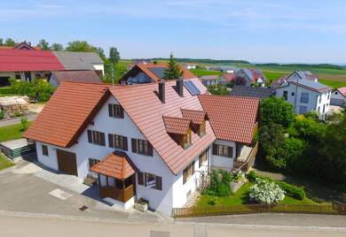 Haus zum Kauf 398.000 € 8 Zimmer 250 m² 1.014 m² Grundstück Dirgenheim Kirchheim am Ries / Dirgenheim 73467