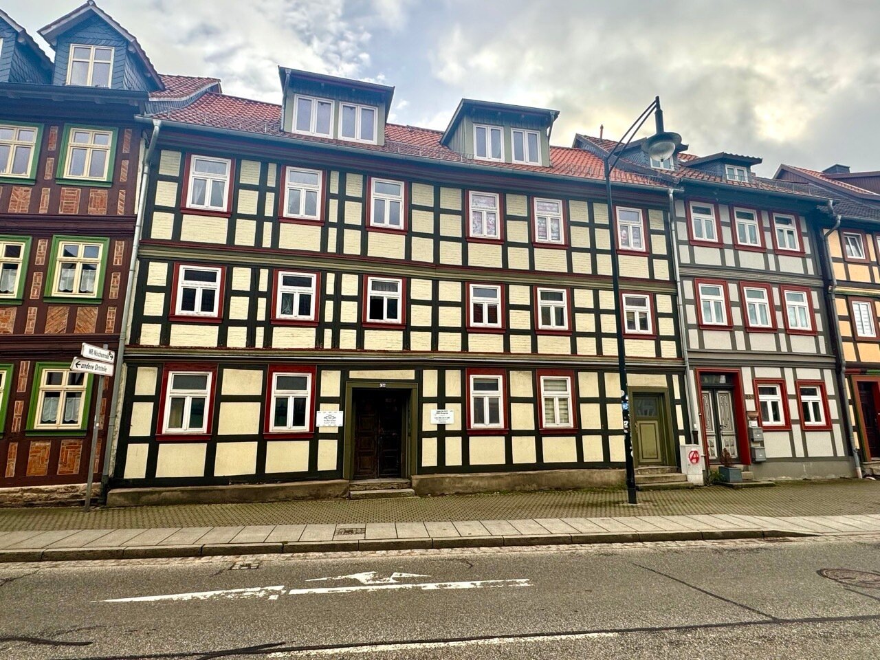 Mehrfamilienhaus zum Kauf als Kapitalanlage geeignet 675.000 € 16 Zimmer 441 m²<br/>Wohnfläche 144 m²<br/>Grundstück Wernigerode Wernigerode 38855