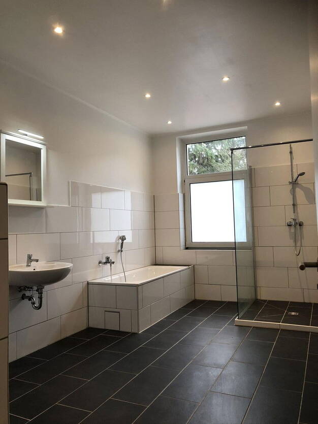 Wohnung zur Miete 1.314 € 6 Zimmer 180 m² EG frei ab sofort Henschelstrasse 3a Innenhafen Wilhelmshaven 2382