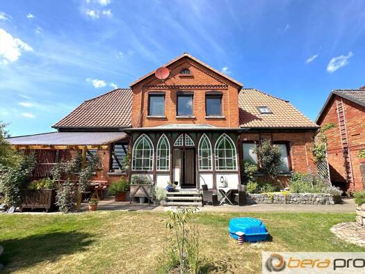 Einfamilienhaus zum Kauf 225.000 € 6 Zimmer 206,6 m² 652 m² Grundstück Mittelweg 3a Ebstorf 29574