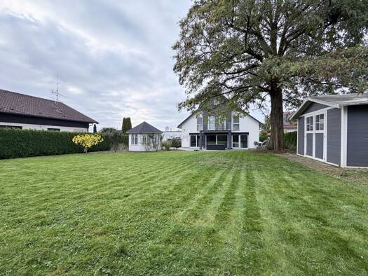 Einfamilienhaus zum Kauf 1.260.000 € 5,5 Zimmer 225,5 m² 941 m² Grundstück Eislingen 73054