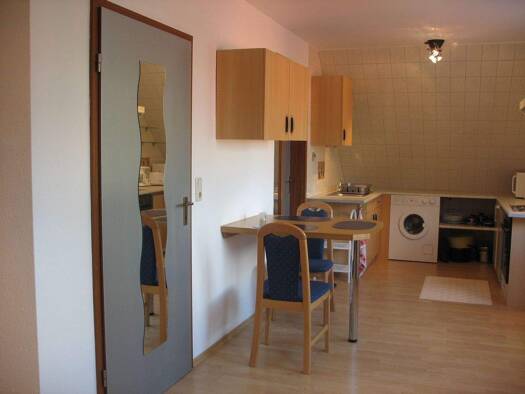 WG-Zimmer zur Miete 320 € 1 Zimmer 10 m² frei ab 15.04.2026 Höfen Nürnberg 90431