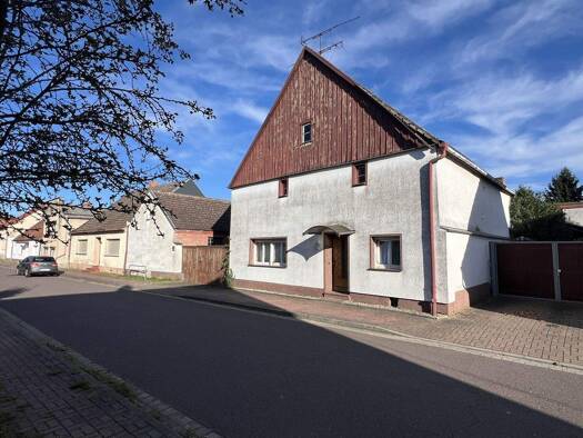 Einfamilienhaus zum Kauf 150.000 € 224 m² 2.978 m² Grundstück Tucheim Genthin 39307