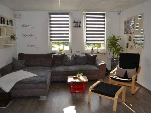 Wohnung zur Miete 745 € 5 Zimmer 115 m² 1. Geschoss frei ab 01.10.2026 Saalfeld Saalfeld/Saale 07318