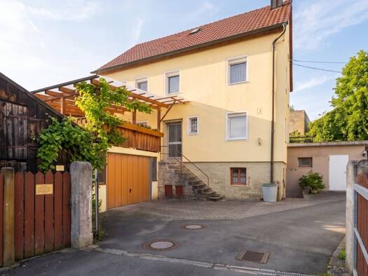 Einfamilienhaus zum Kauf 249.000 € 6 Zimmer 130 m² 1.618 m² Grundstück Gnodstadt Marktbreit 97340