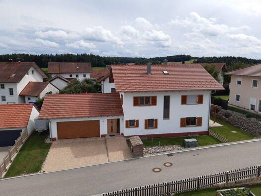 Einfamilienhaus zum Kauf 648.000 € 10 Zimmer 205 m² 818 m² Grundstück frei ab 01.07.2026 Erlbach 84567