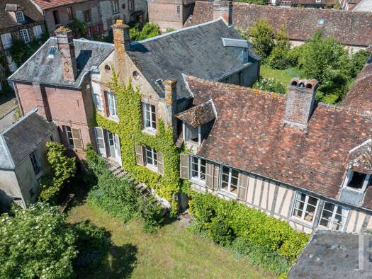 Reihenmittelhaus zum Kauf 750.000 € 14 Zimmer 270 m² 1.060 m² Grundstück Gerberoy 60380