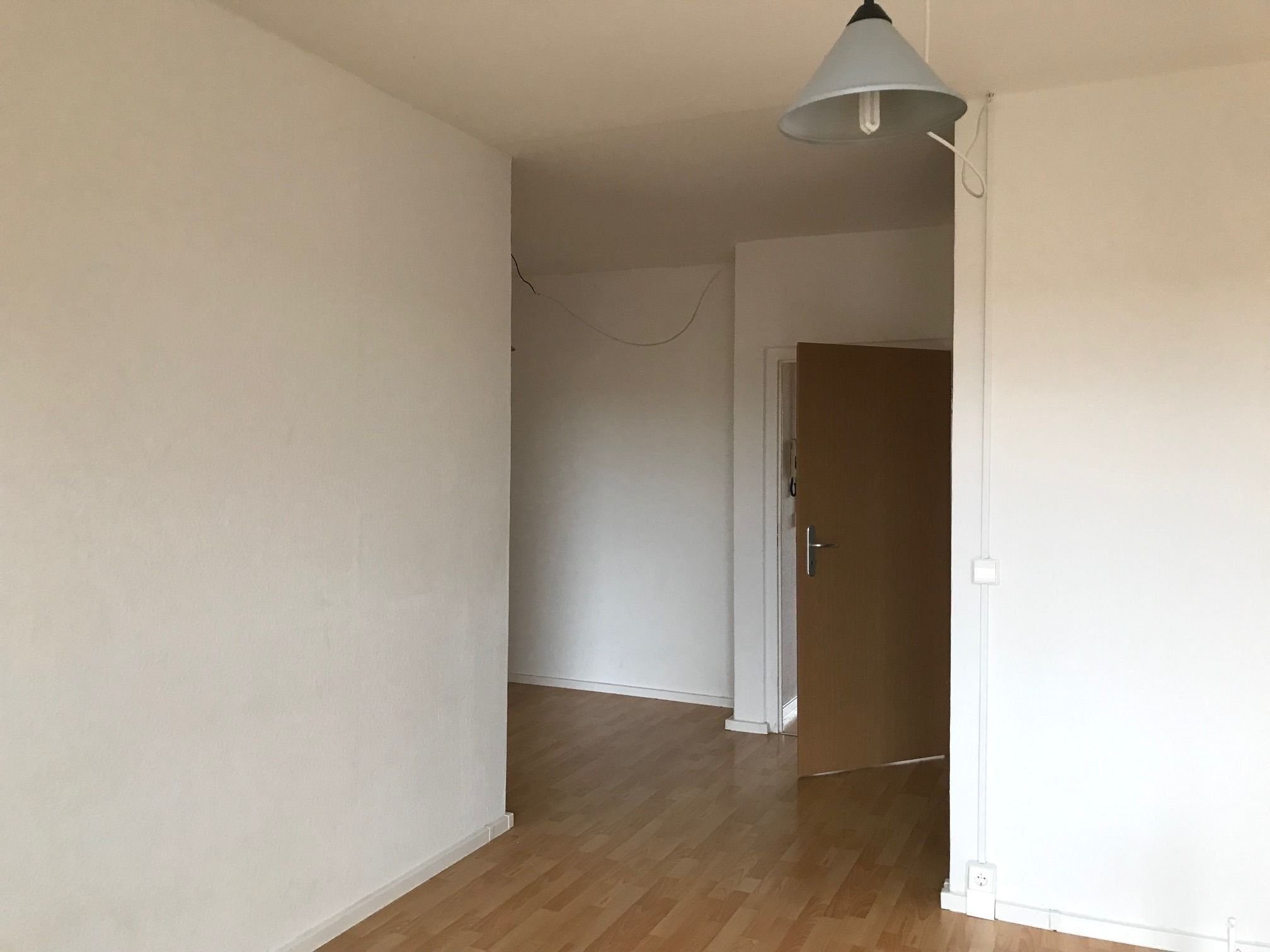 Wohnung zur Miete 280,30 € 3 Zimmer 56,1 m²<br/>Wohnfläche 3.<br/>Geschoss ab sofort<br/>Verfügbarkeit Schulstr. 10 Thurm Mülsen 08132