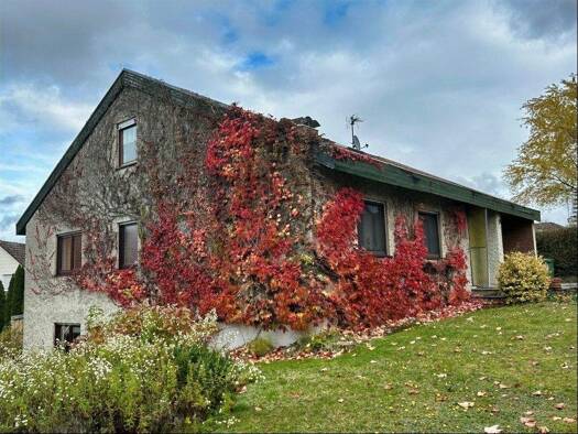 Einfamilienhaus zum Kauf 365.000 € 7,5 Zimmer 208 m² 758 m² Grundstück frei ab sofort Schopfloch 91626